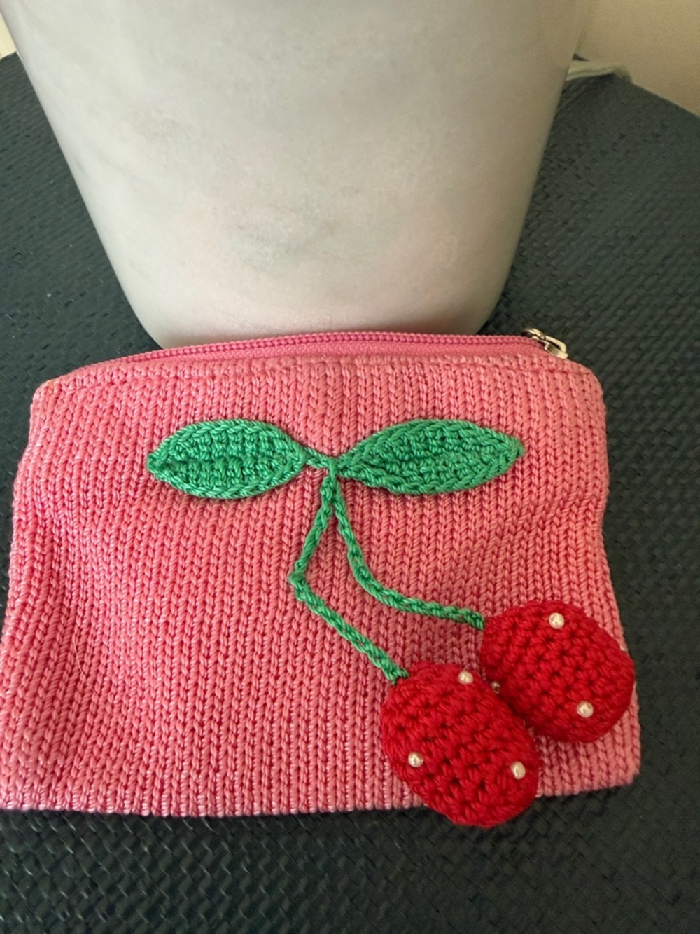 The Sak Pink Crochet Mini Pouch Bag Strawberry Leaf NWOT - Picture 2 of 4